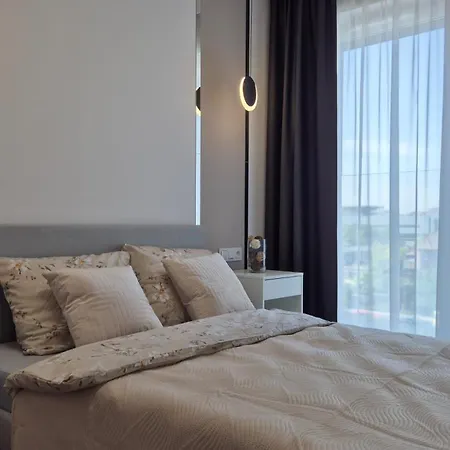 아파트 Towarowa Global Apartment, Free Parking, Air-conditioning, Self Check-in 24h