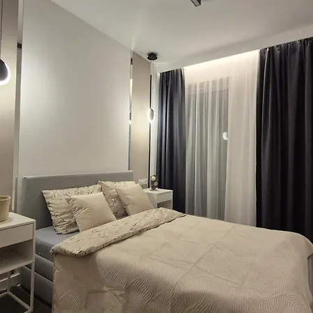 아파트 Towarowa Global Apartment, Free Parking, Air-conditioning, Self Check-in 24h