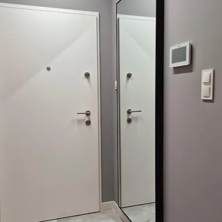 Towarowa Global Apartment, Free Parking, Air-conditioning, Self Check-in 24h 아파트 포즈난