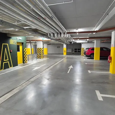 아파트 Towarowa Global Apartment, Free Parking, Air-conditioning, Self Check-in 24h