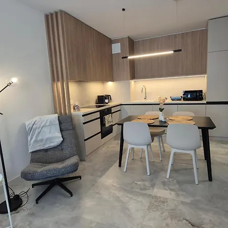 Towarowa Global Apartment, Free Parking, Air-conditioning, Self Check-in 24h *