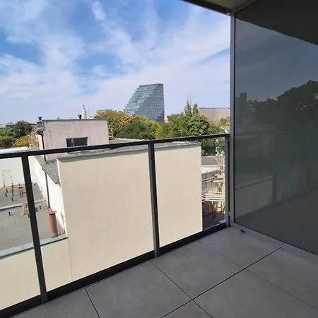 Towarowa Global Apartment, Free Parking, Air-conditioning, Self Check-in 24h Poznań