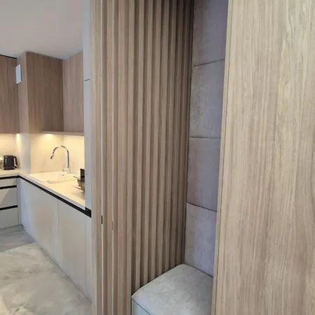 Towarowa Global Apartment, Free Parking, Air-conditioning, Self Check-in 24h