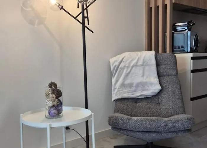 Towarowa Global Apartment, Free Parking, Air-conditioning, Self Check-in 24h 포즈난