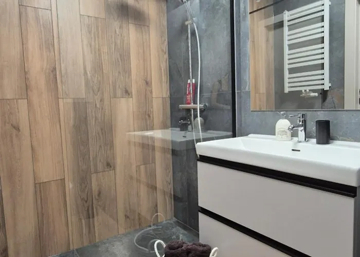 Towarowa Global Apartment, Free Parking, Air-conditioning, Self Check-in 24h 公寓