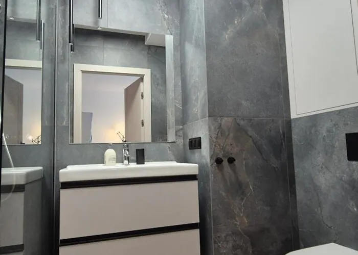 아파트 Towarowa Global Apartment, Free Parking, Air-conditioning, Self Check-in 24h 포즈난