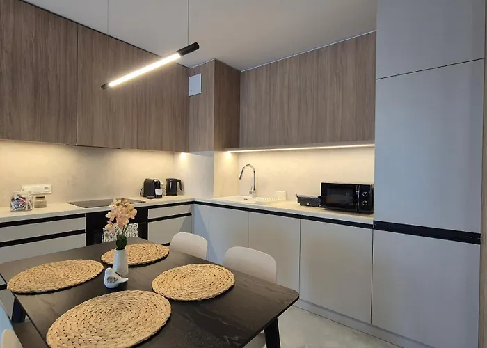 Towarowa Global Apartment, Free Parking, Air-conditioning, Self Check-in 24h * 波兹南